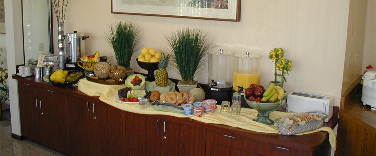 Start the Day Right at our Sunnyvale Hotel with Free Breakfast ...